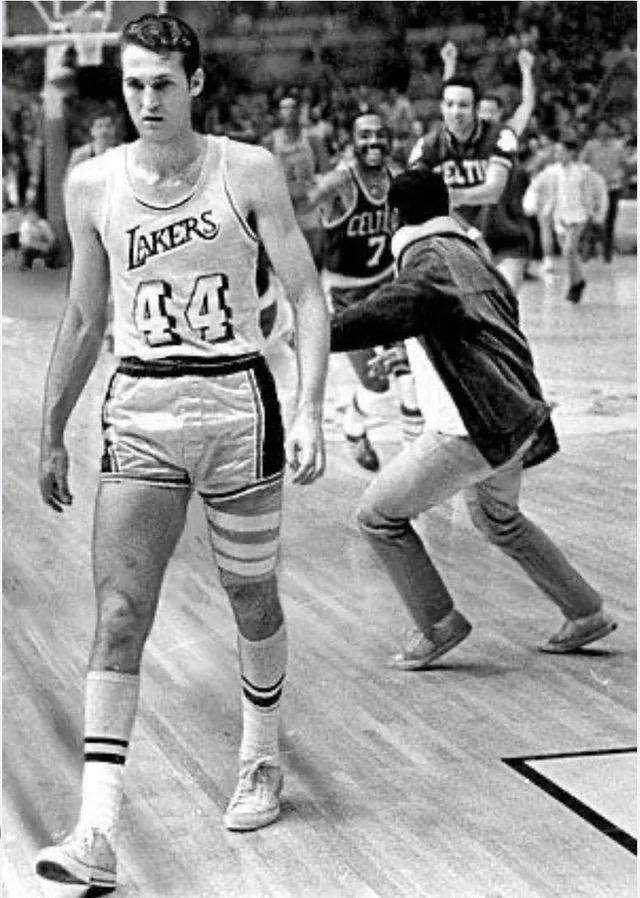 开云下载-最成功的失败者溘然长逝，韦斯特教后辈坚持最重要